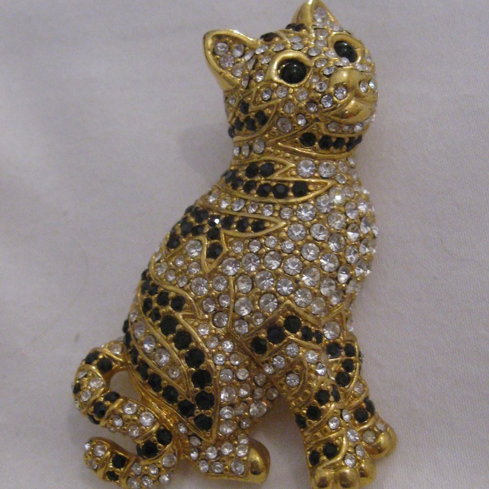 Crystal Pave' Striped Cat Brooch